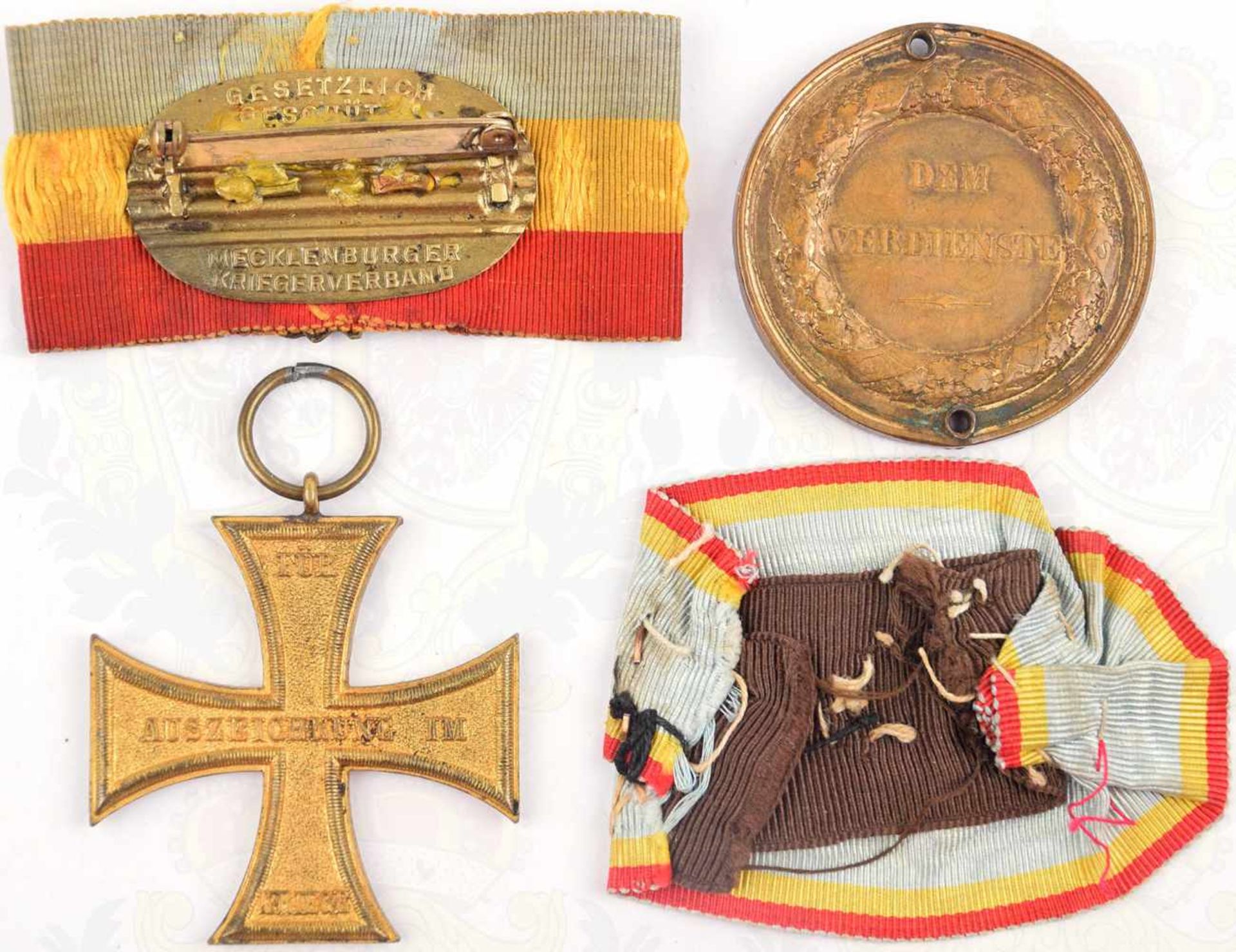3 AUSZEICHNUNGEN, Militärverdienstkreuz 2. Klasse 1914, an Einzel-Spangenrest; bronzene - Bild 2 aus 2