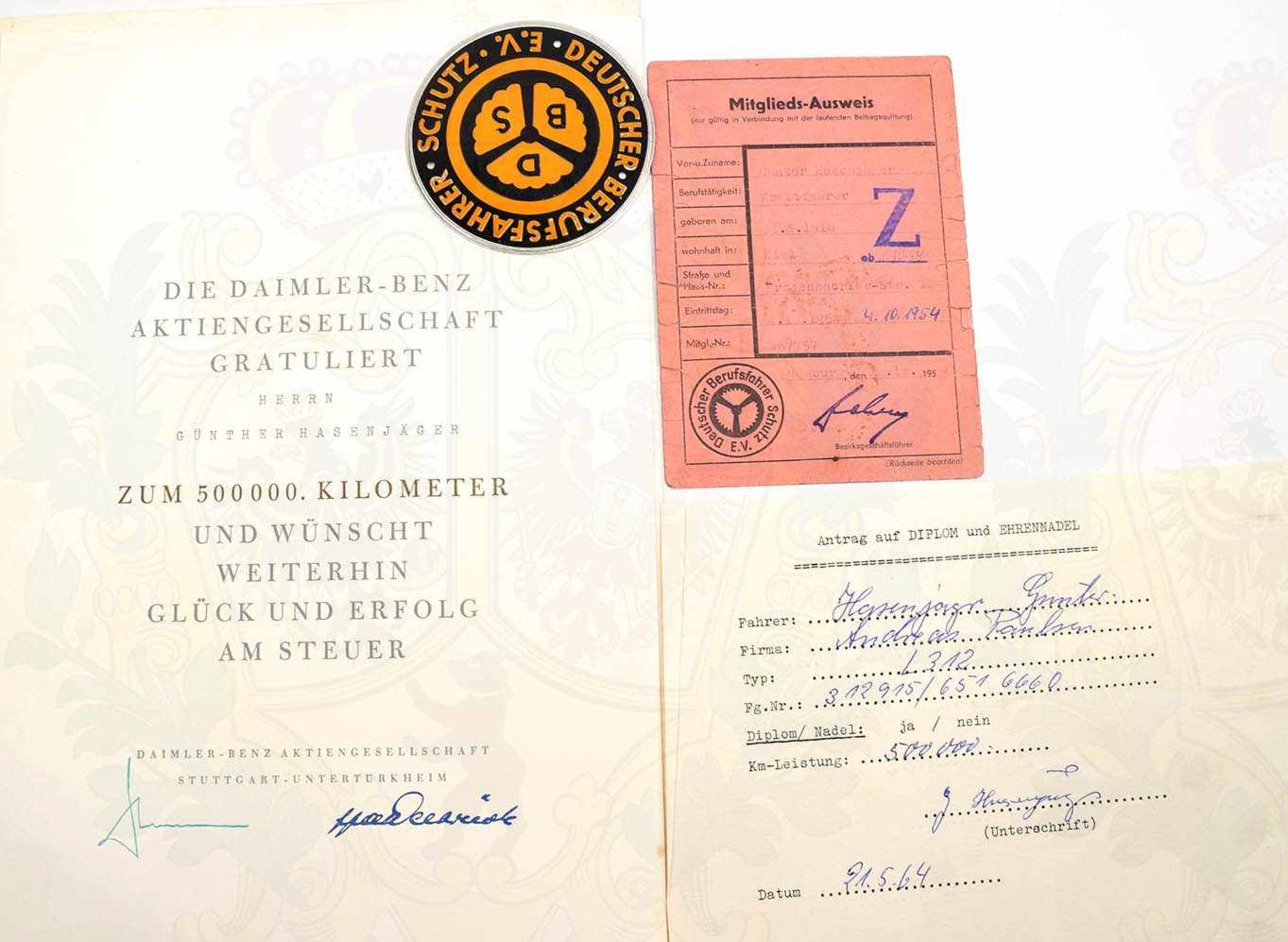 DOKUMENTENGRUPPE BERUFSKRAFTFAHRER, Urkunde für 500.000 Km, Daimler-Benz AG, A 4; Mitgliedsausweis
