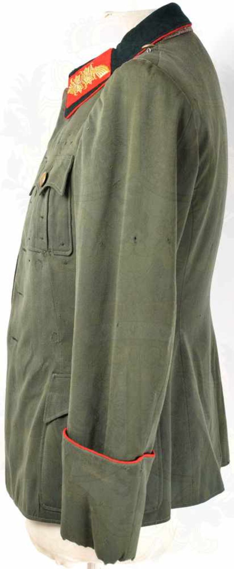 FELDBLUSE FÜR GENERALE, graugrünes Tuch m. 4 Taschen u. dunkelgrünem Kragen, rote Vorstöße, - Bild 5 aus 7
