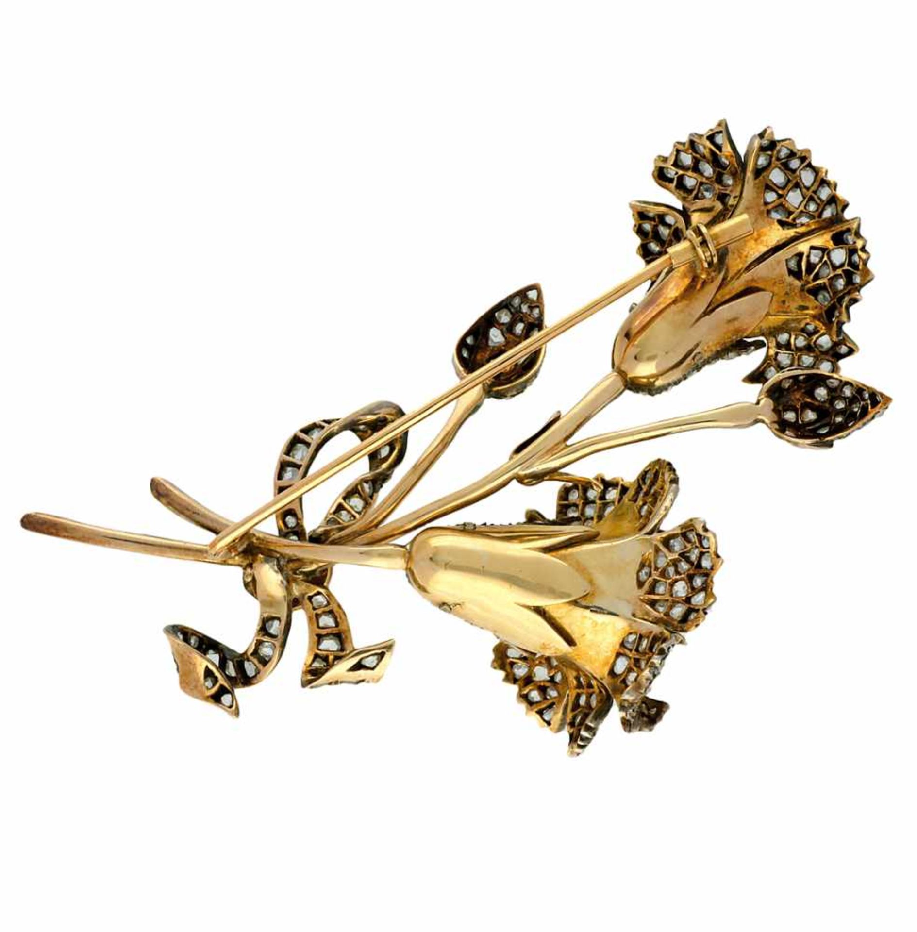 Diamonds floral brooch, late 19th - early 20th Century.Gold with silver views and rose cut diamonds, - Bild 2 aus 2