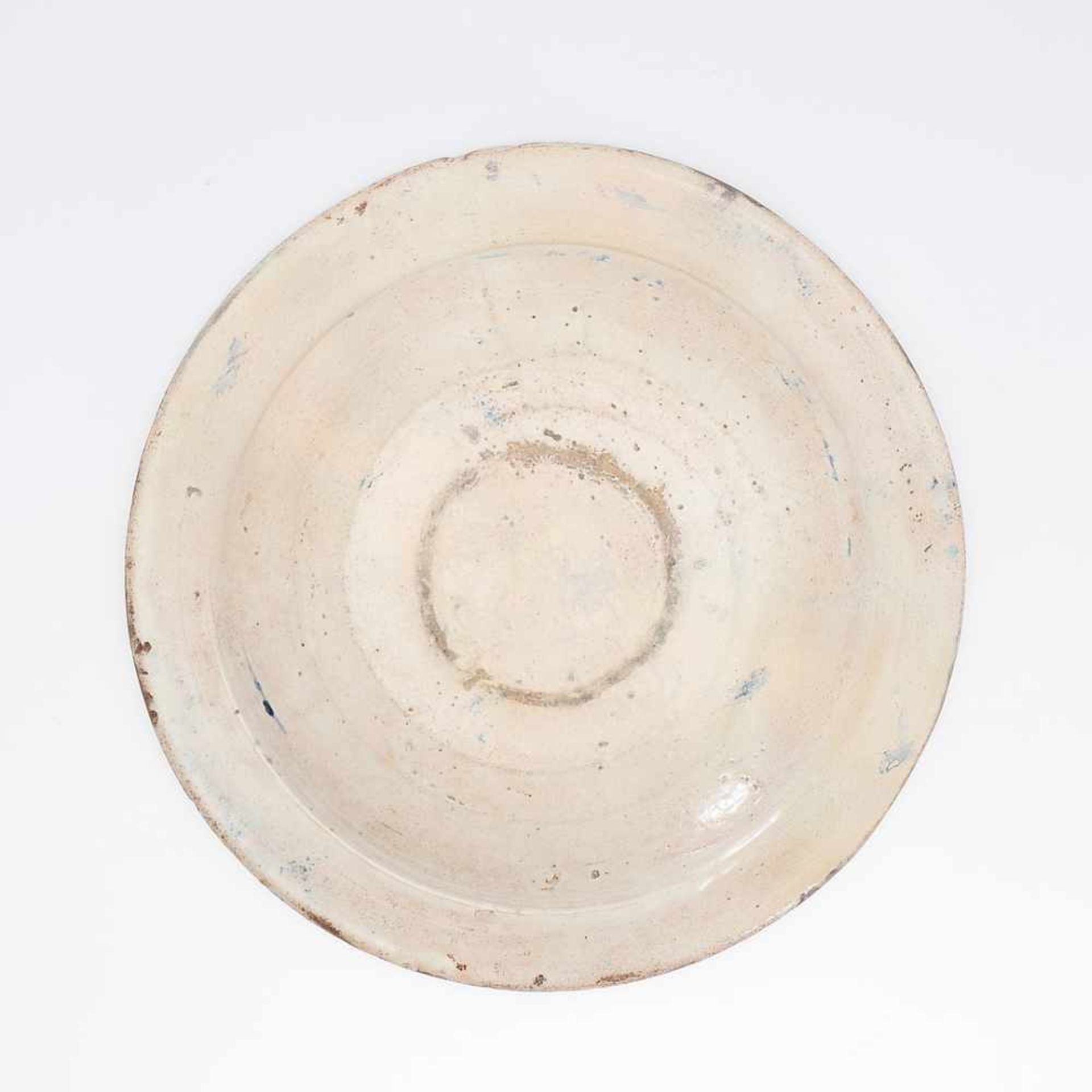Dish in Talavera earthenware of the series "las mariposas", circa 1600.34 cm dia. - Bild 3 aus 3
