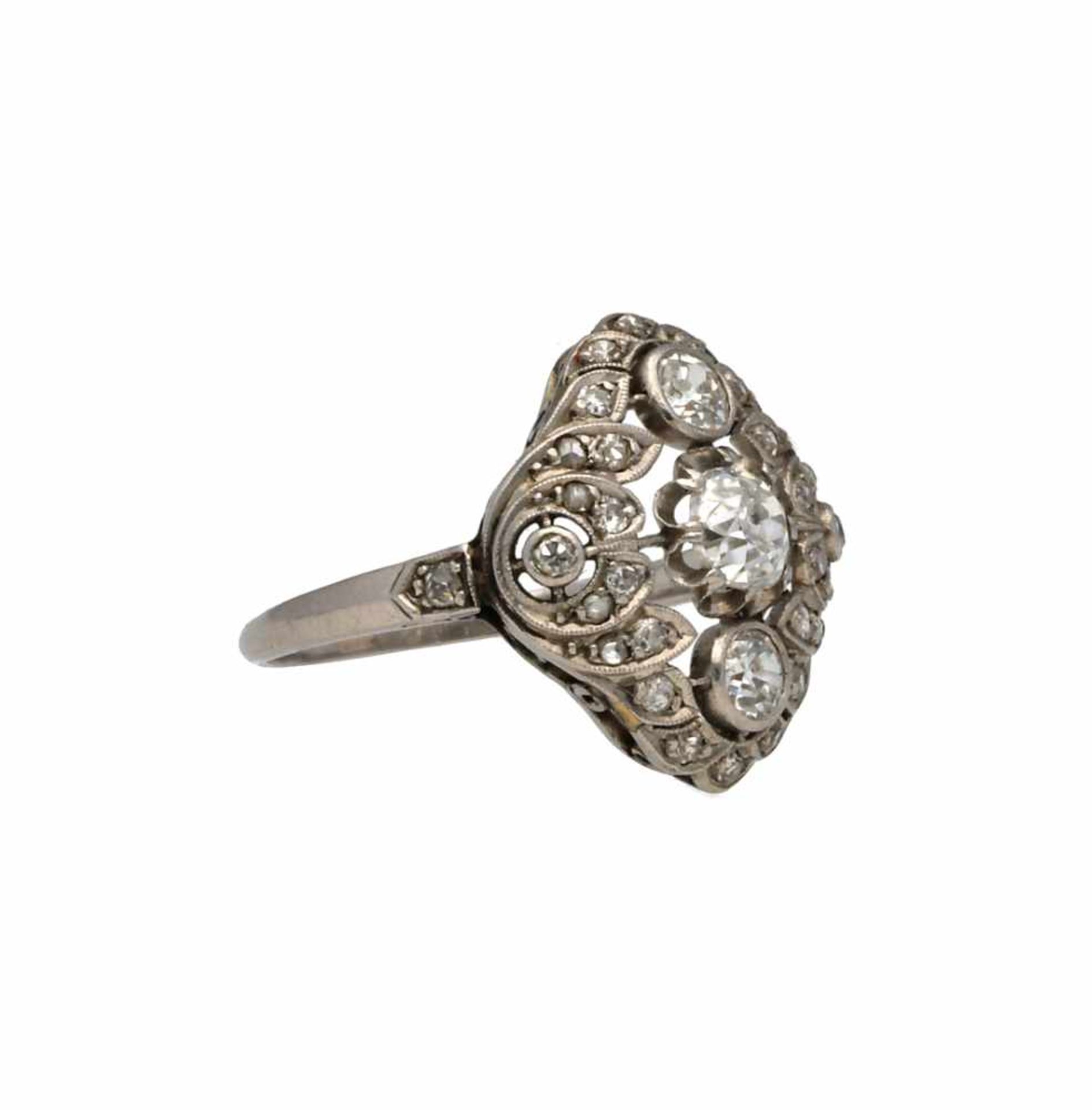 Art Déco diamonds ring, circa 1925.Platinum and old brilliant, 8/8 and rose cut diamonds, 0.77 - Bild 2 aus 2