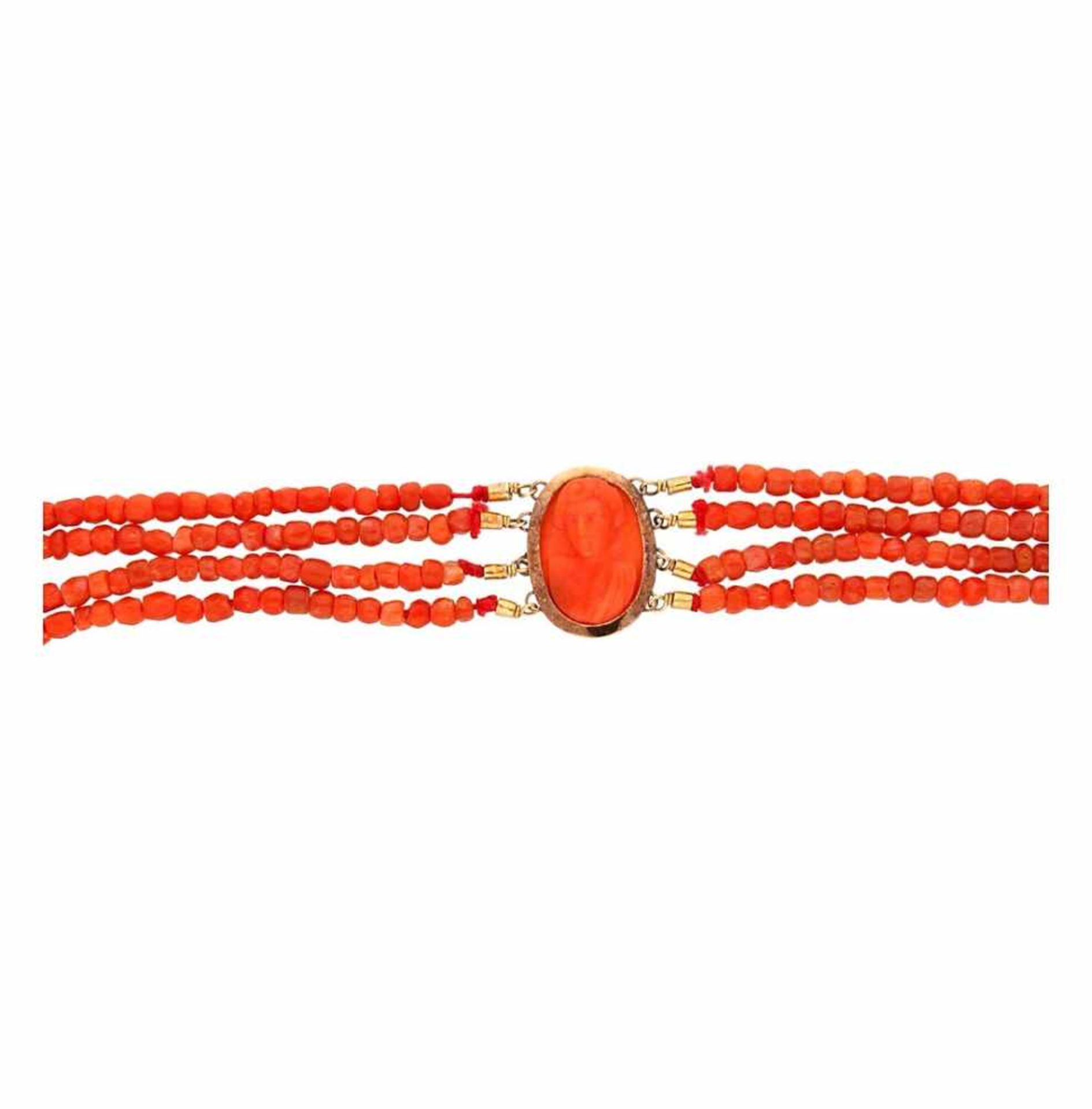 Coral choker, 19th Century.Gold, faceted coral beads and cameos in carved coral with the - Bild 2 aus 2