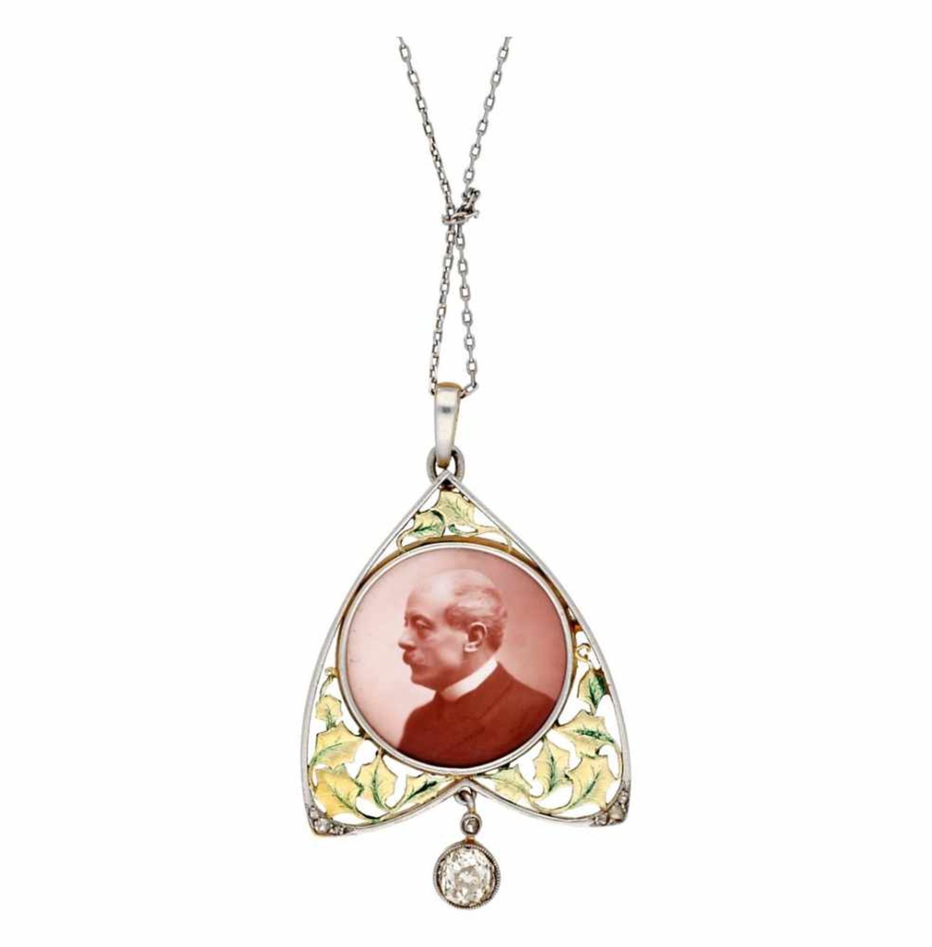 LLUÍS MASRIERA ROSÉS; BARCELONA 1872 - 1958. Attributed to. Pendant with a Modernist portrait, early