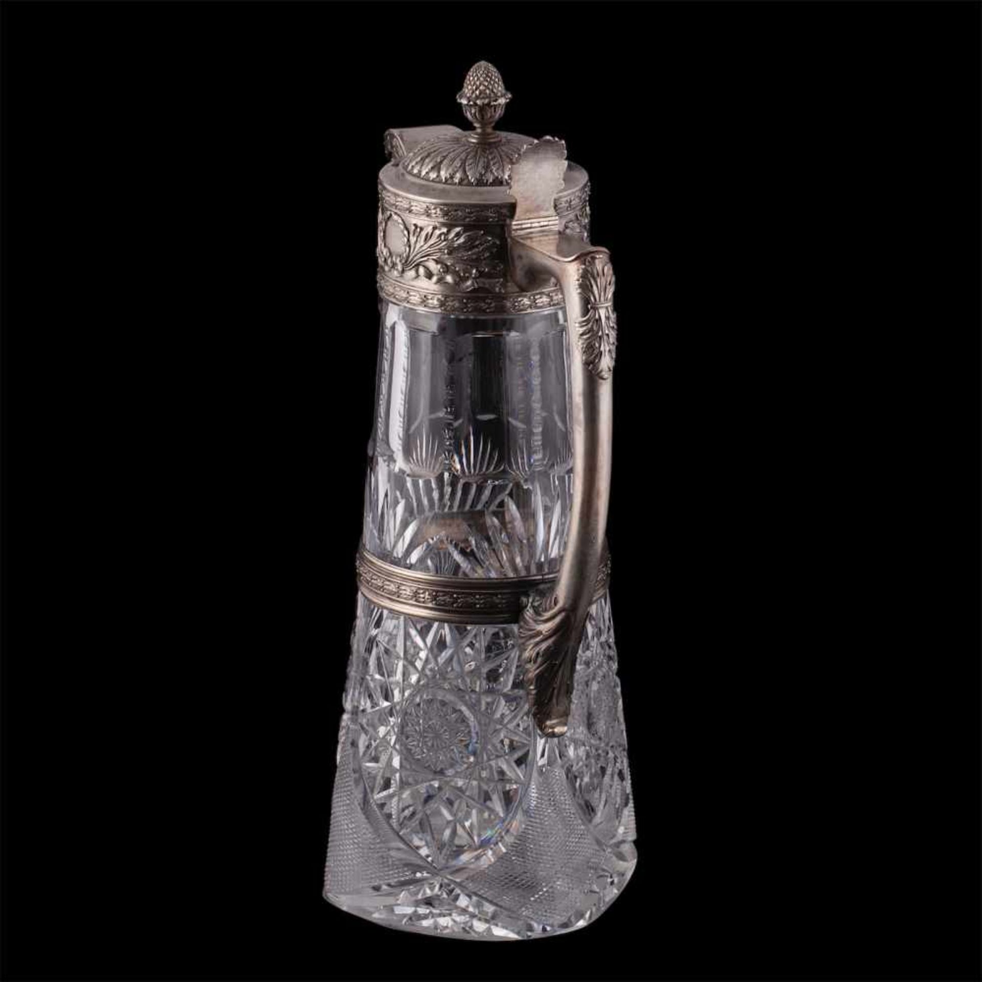 A Russian grand silver-gilt and cut-glass carafeA Russian grand silver-gilt and cut-glass carafe - Bild 4 aus 6