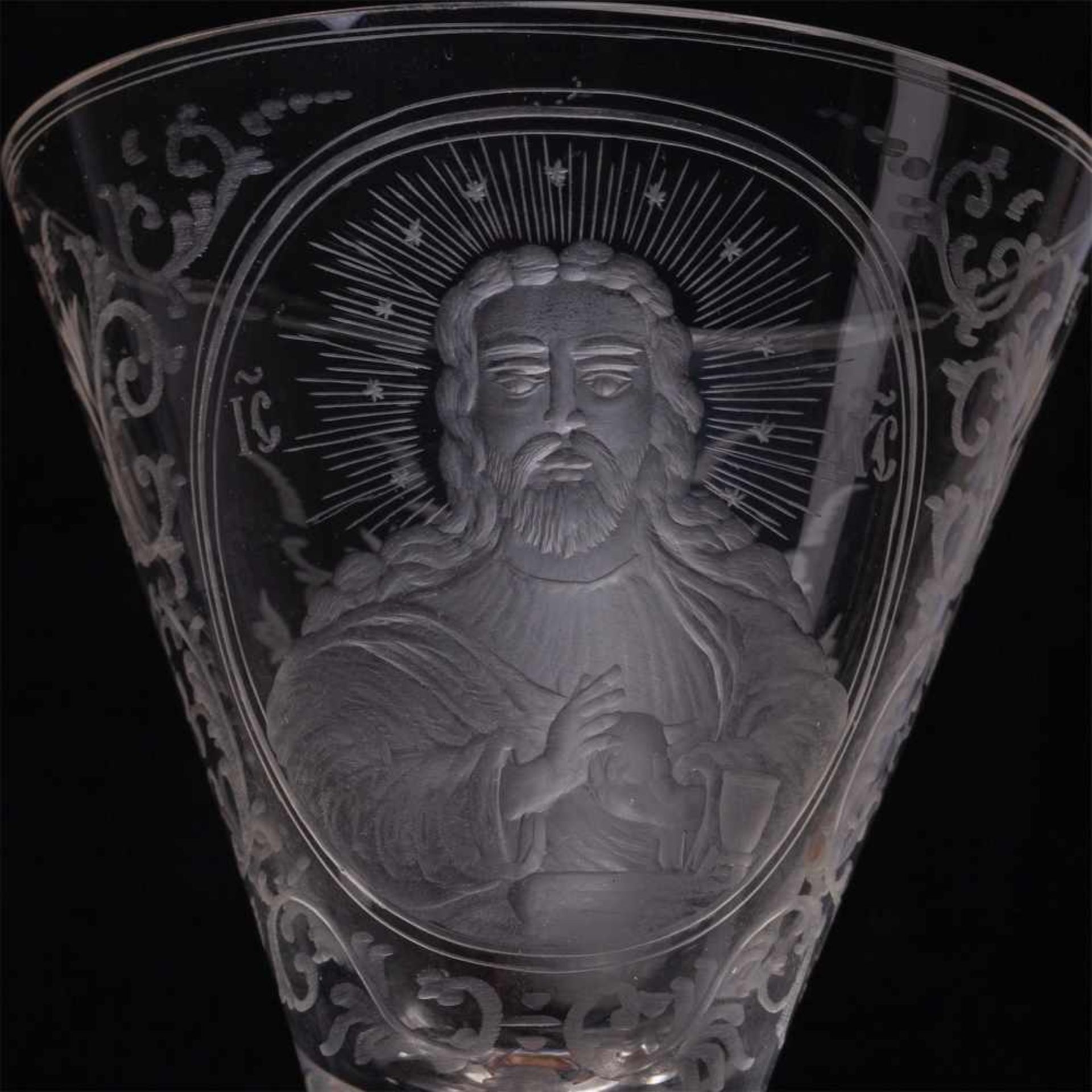 An unusual Russian glass with depictionAn unusual Russian glass with Christ Pantocrator's depiction. - Bild 2 aus 2