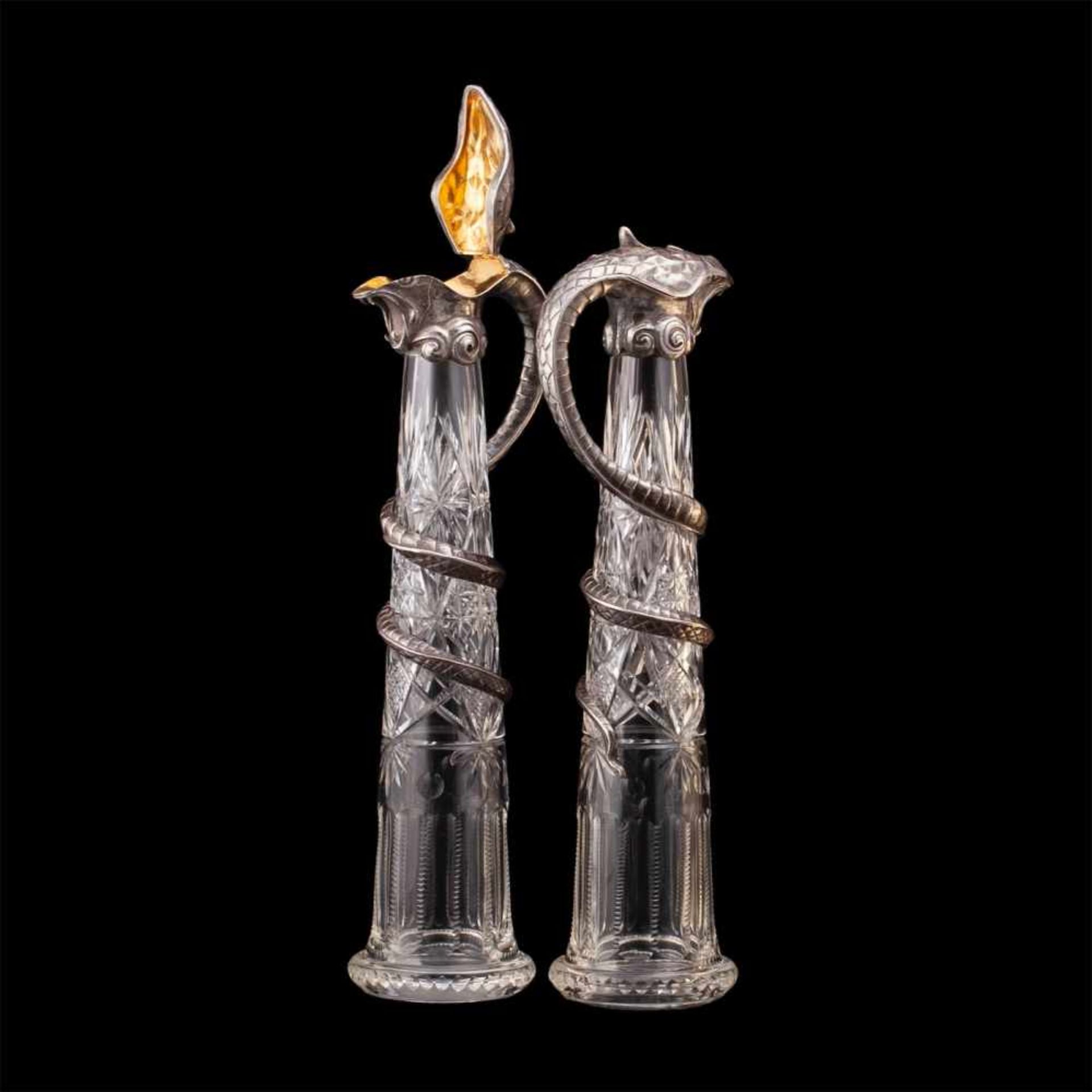 Pair of exceptional sculptural carafesA pair of exeptional Art Nouveau silver-gilt and cut-glass - Bild 5 aus 10