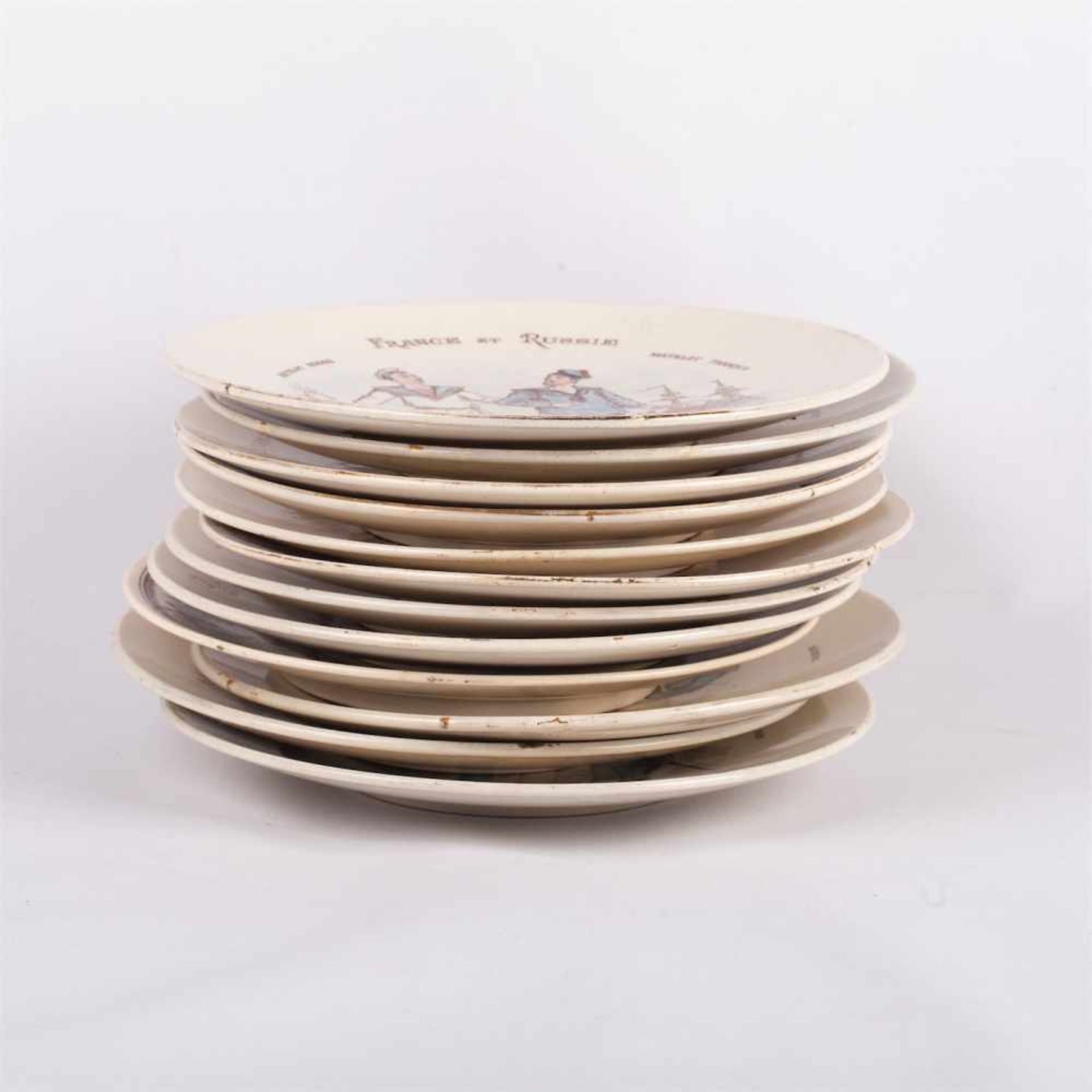 A set of 12 French faience platesA set of 12 French faience plates commemorating the Franco- - Bild 2 aus 8