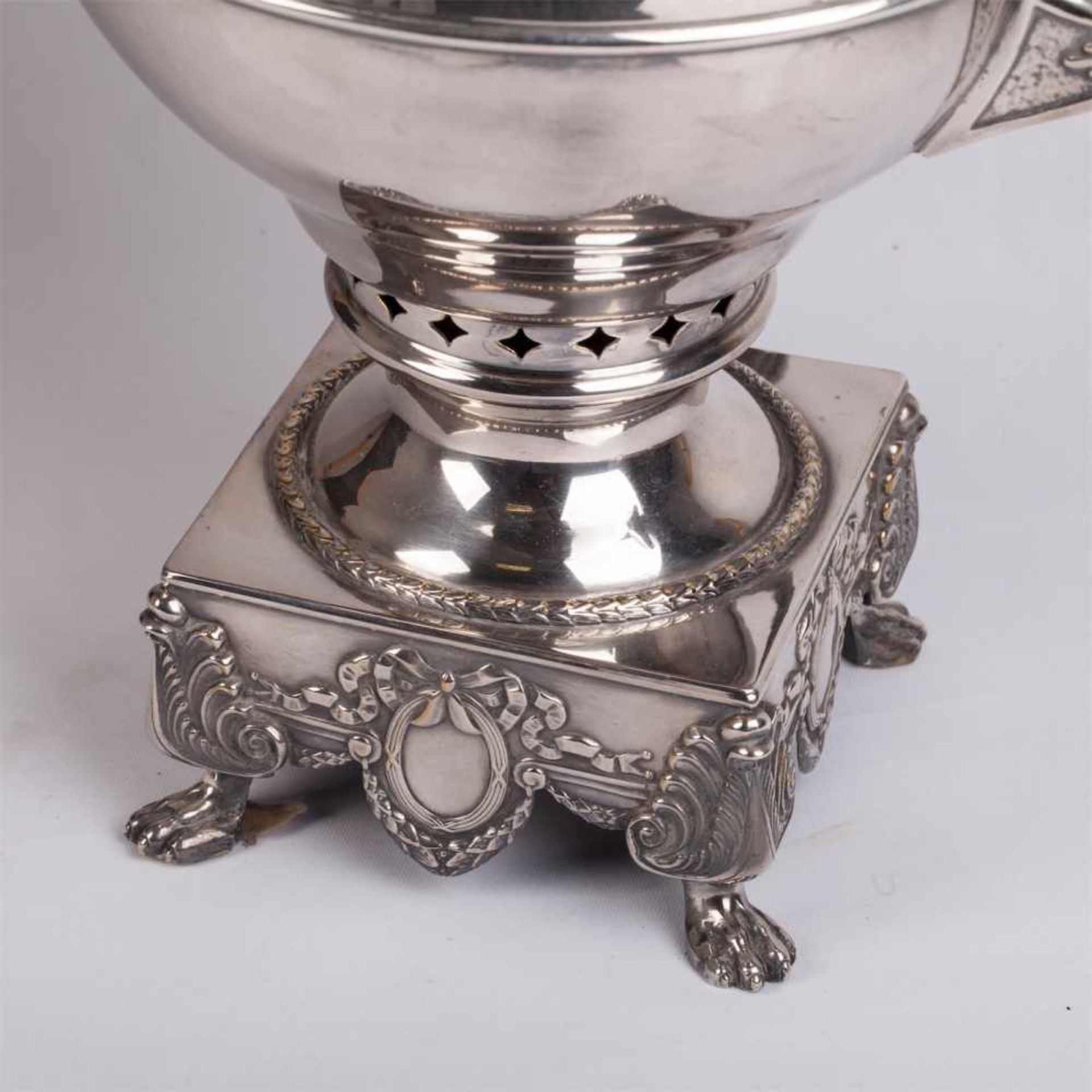 Polish samovar in the shape of a vasePolish samovar in the shape of a vase. Brass, silver-plating. - Bild 4 aus 10