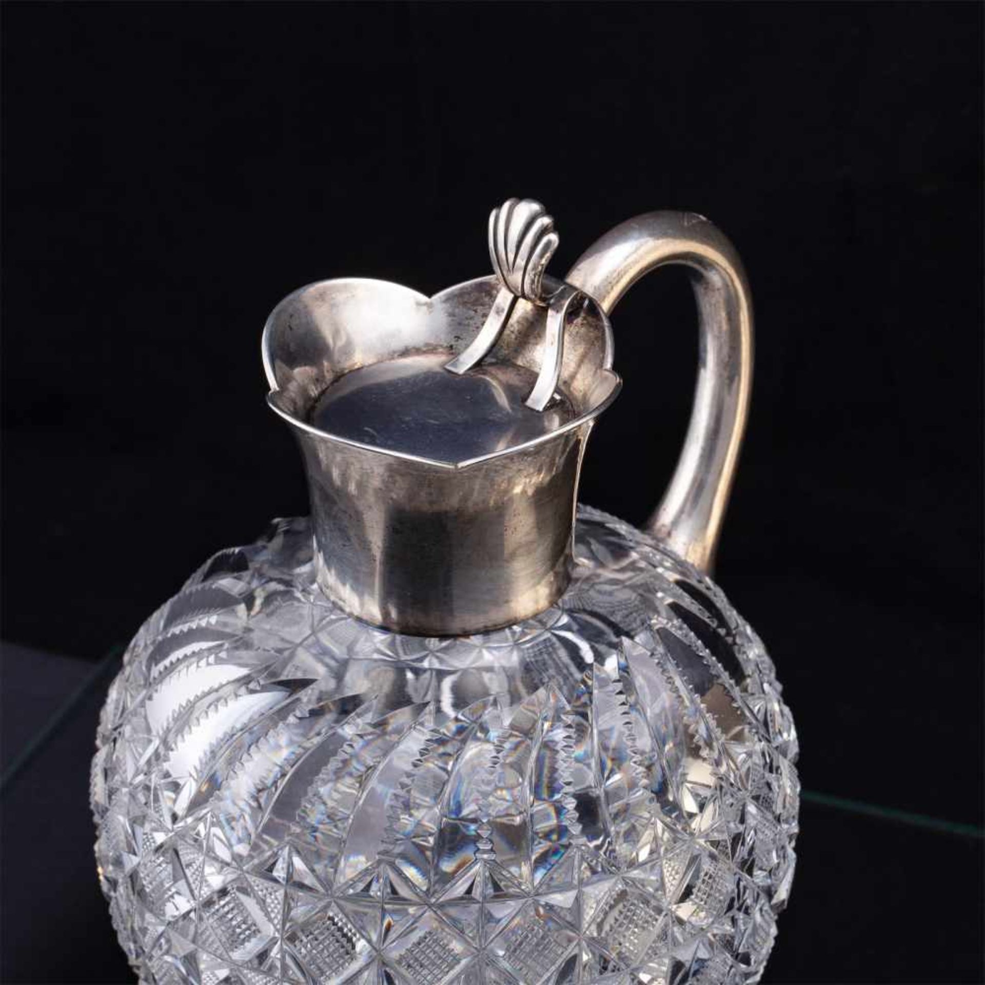 Russian silver-gilt and cut-glass carafeA small Russian silver-gilt and cut-glass carafe in Art - Bild 7 aus 7