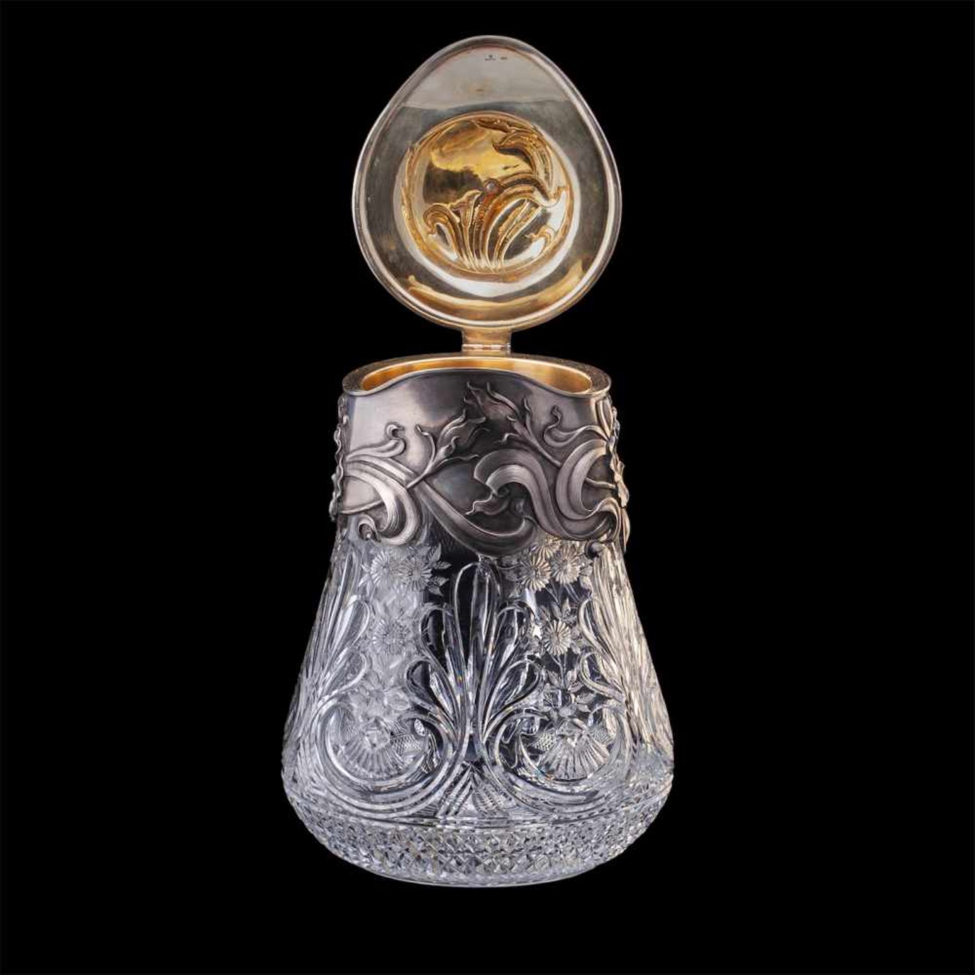 An extremely Rare Faberge cut-glass decanterAn extremely Rare huge Faberge silver-gilt and cut-glass - Bild 3 aus 5