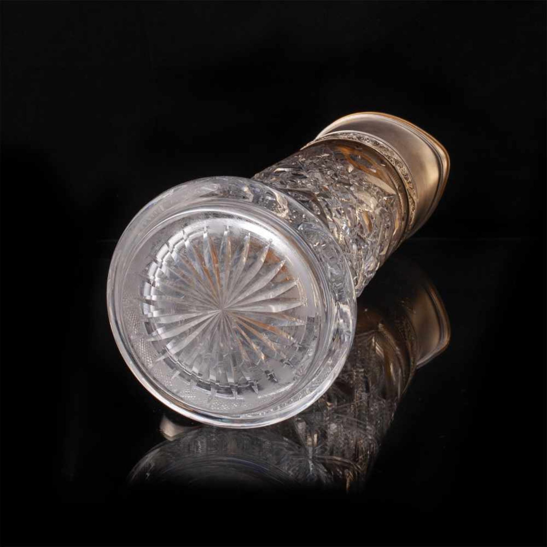 A pair of Russian silver-gilt crystal decantersA Pair of grand Russian silver-gilt and cut-glass - Bild 8 aus 8