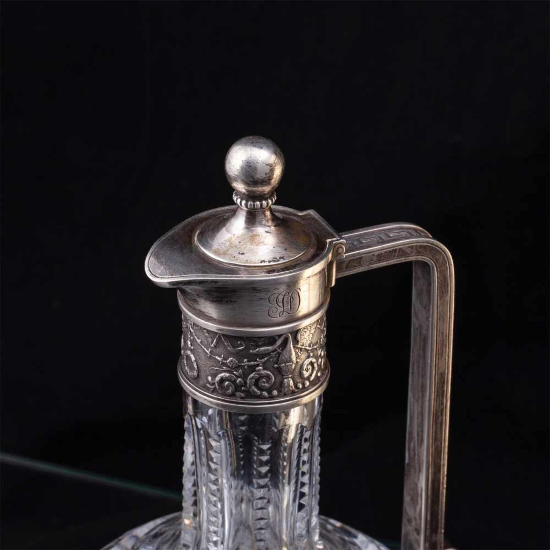 A pair of Faberge silver and cut-glass decantersA pair of Faberge silver-gilt and cut-glass - Bild 3 aus 9