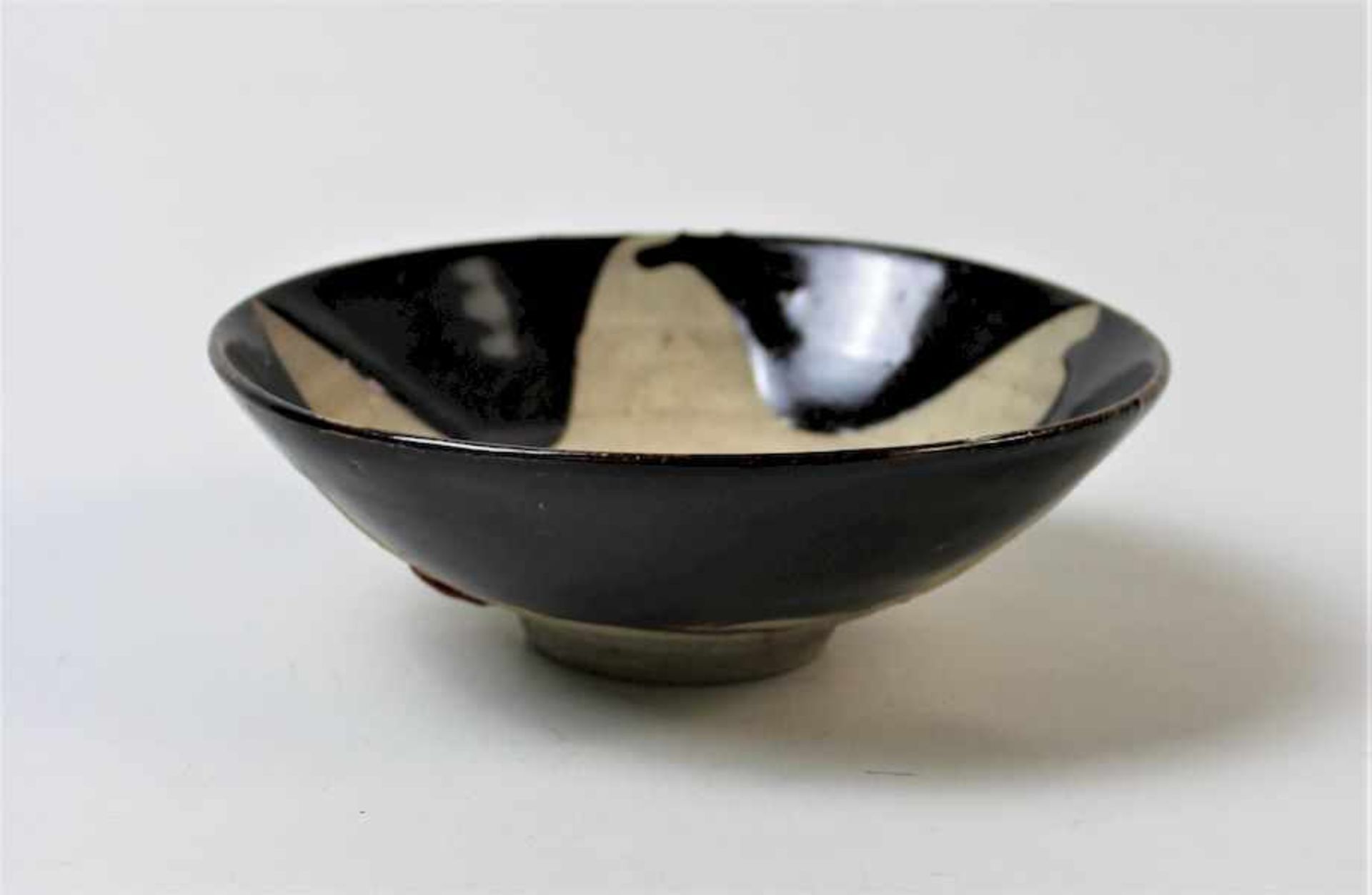 Song Schale " Sternmotiv "Keramik mit brauner Glasur Am Boden Ausfuhrsiegel Maße: ca. D. 15 cm