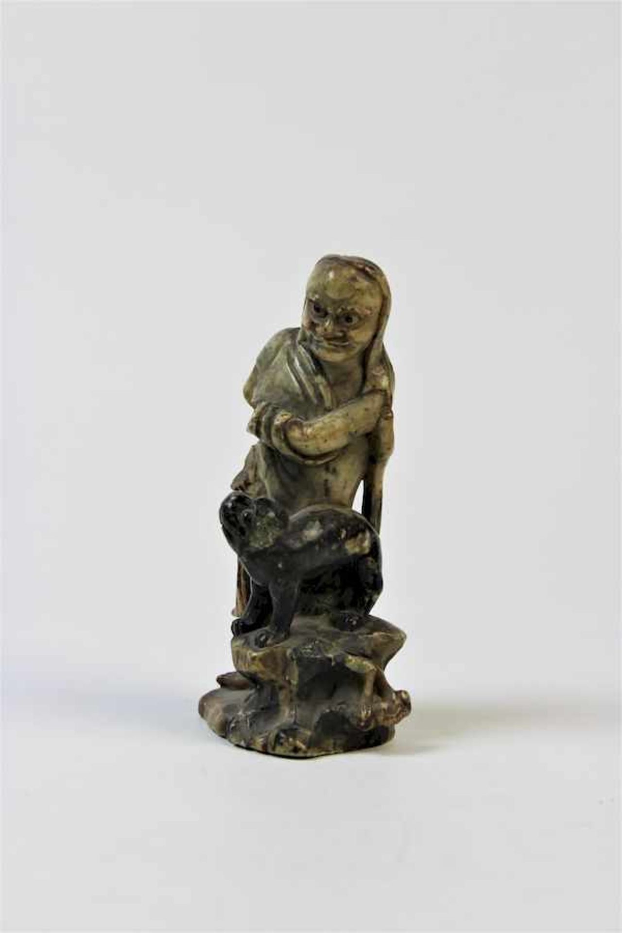 Specksteinfigur " Mönch mit Katze ", China frühe Qing - Dynastiegrün-braune Jade, geschnitzt rechter