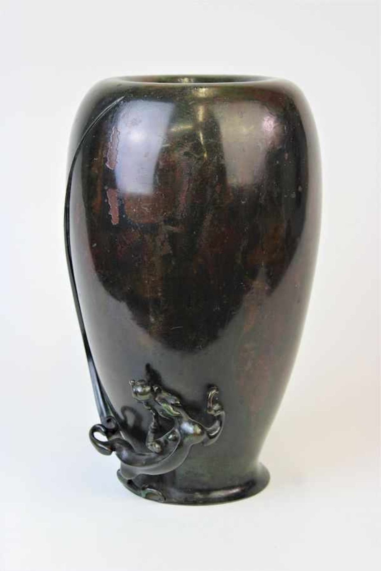 Bronze Vase mit aufgesetztem Drachenmotiv, Japan Meji - ZeitBronze patiniert am Boden signiert Maße: