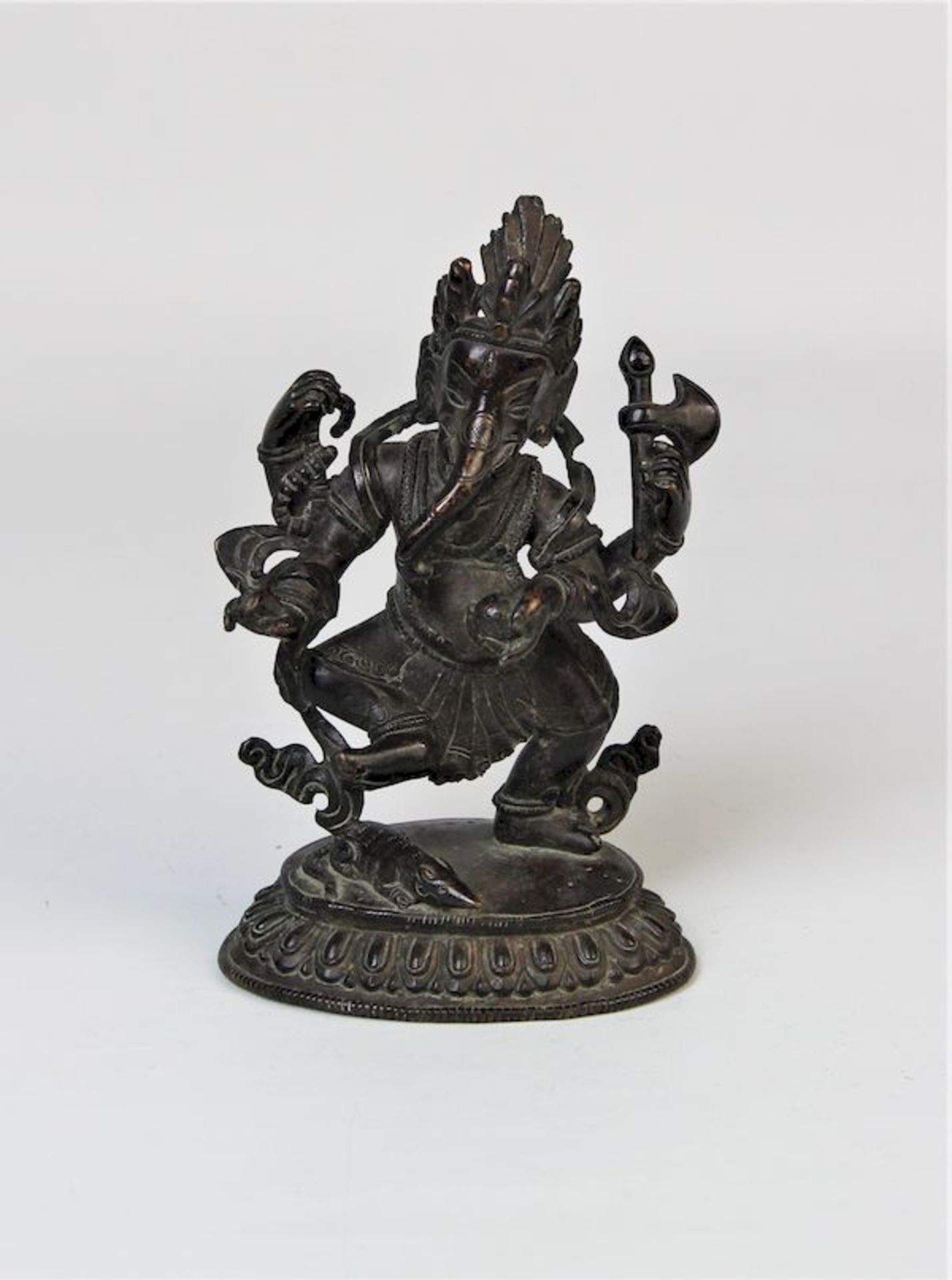 Ganesha Tibet 18.Jhdt.Bronze patiniert Darstellung des Ganesha mit 4 Armen Das rechte Bein über eine