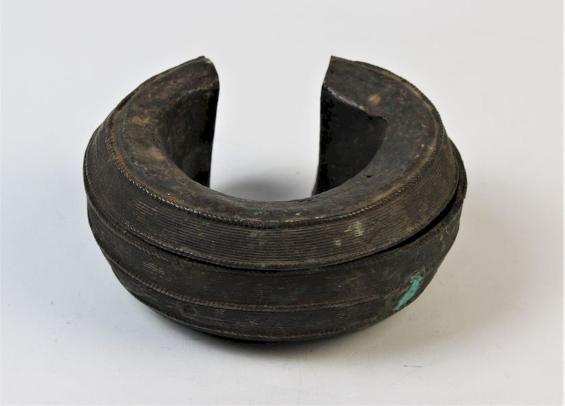 Baule Currency, ElfenbeinküsteBronze Maße: ca. 15 cm x 7,5 cm