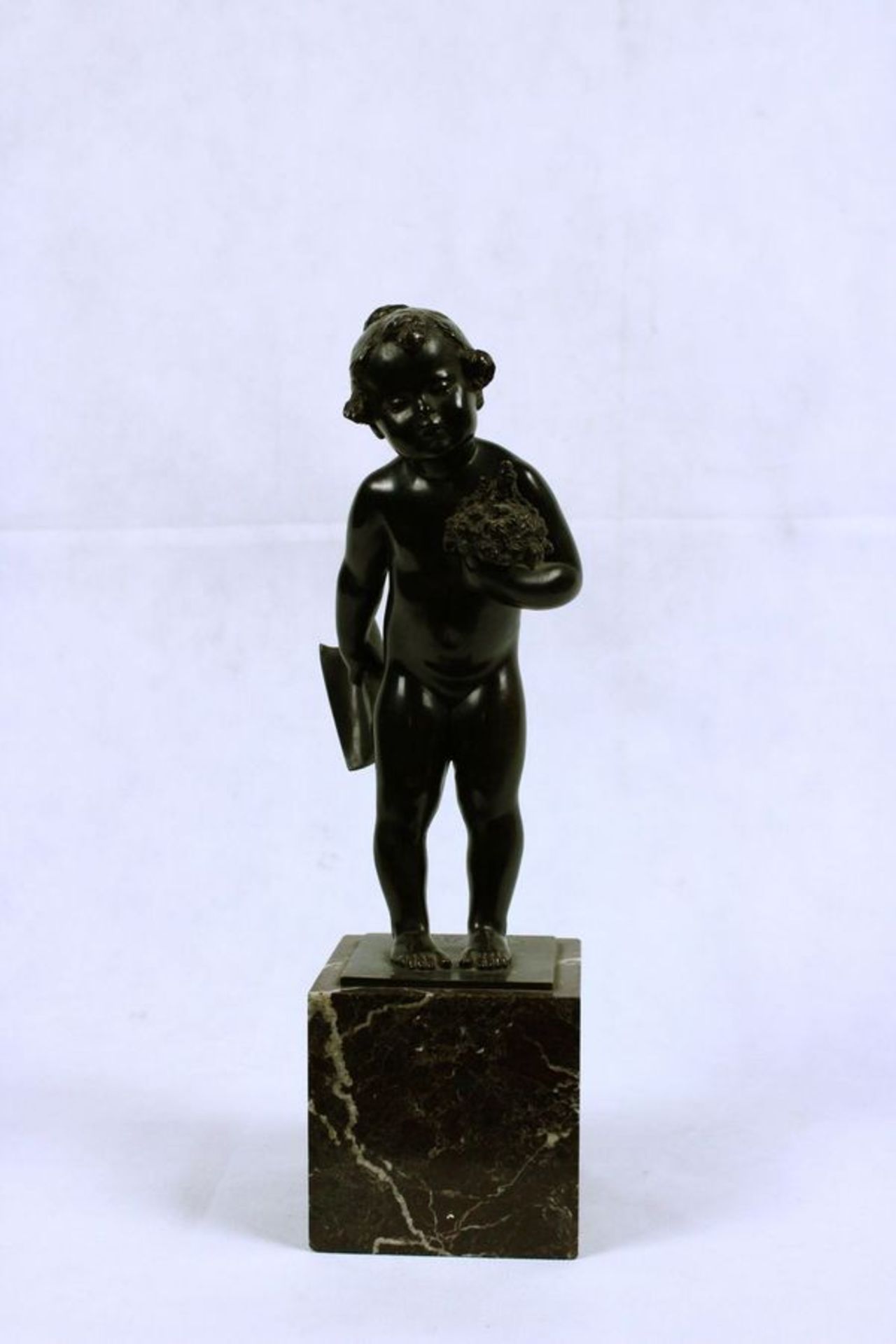 Carl Georg Barth"Gratulantin" Bronze, patiniert signiert und datiert "München 1907" ortsbezeichnet