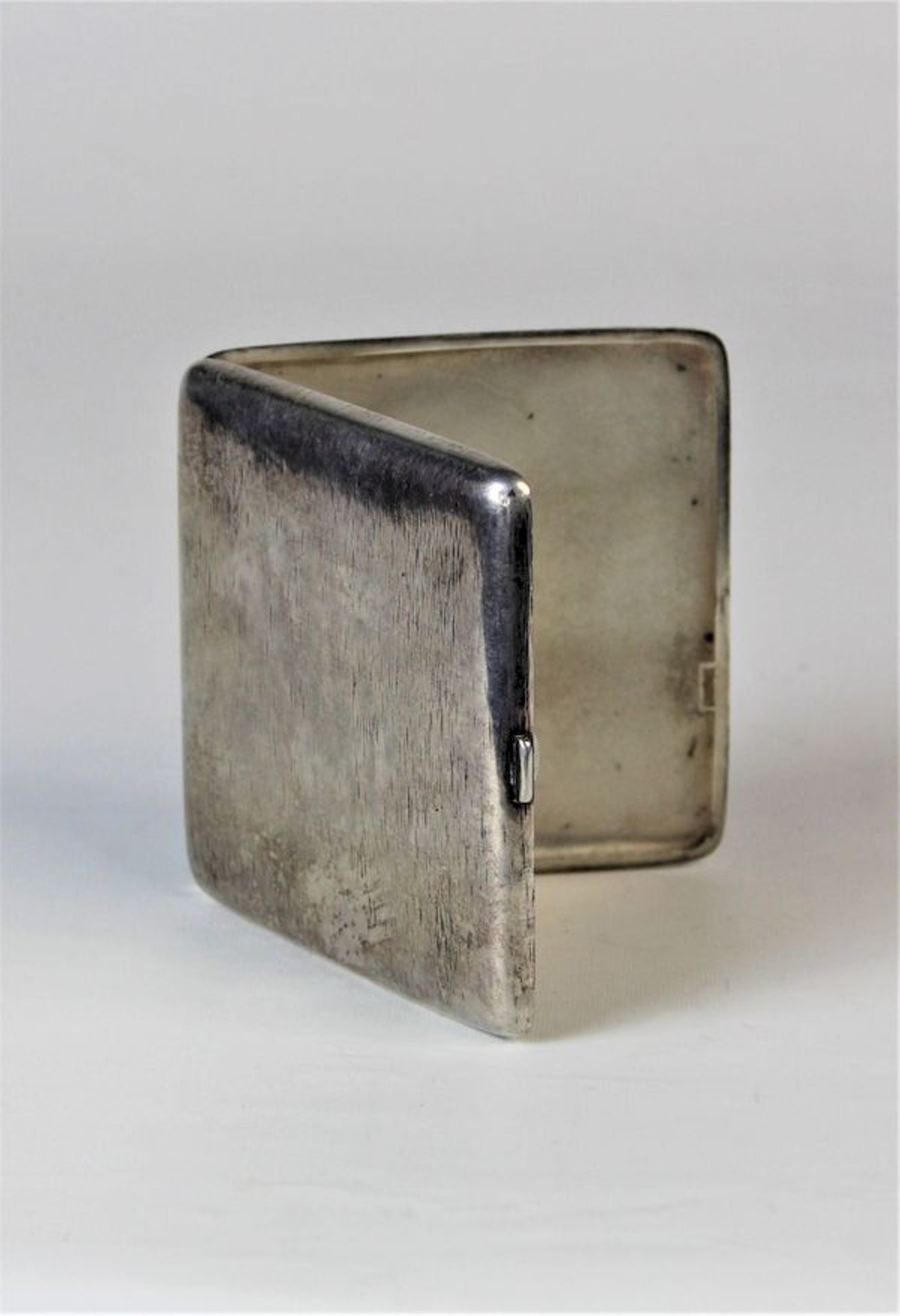 Silbernes Zigarettenetui, Deutsch um 1900800er Silber, punziert Gewicht: ca. 120 g Maße: ca. 9,3