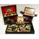 Costume jewellery - brooches; bangles; wristwatches etc.