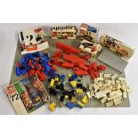 Lego - boxed and loose inc sets 273, Bookcase, other 606, 651, 682, others loose block,