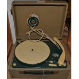 A French Guilde Internationale du Disque portable record player