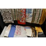 Textiles - a large quantity of vintage linen and other curtains and fabric;