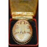 A large 9ct gold cameo brooch, 6.