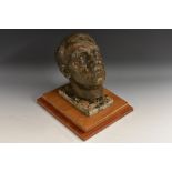 Nazi Germany, Third Reich - Theodor Linz (1886 - 1979), after, a brown patinated spelter sculpture,