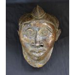 Tribal Art - a Benin bronze head, 28.