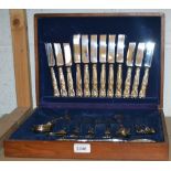 A Viners EPNS Kings pattern canteen of flatware, six setting,