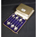 An Art Deco style glass trinket box, hinged lid marked 925; a set six silver teaspoons,