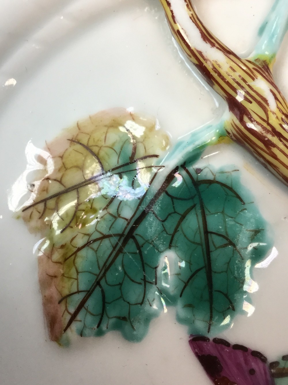 A Chelsea leaf and basket weave moulded twig handled dish, painted with moths, in relief with vine, - Image 6 of 12