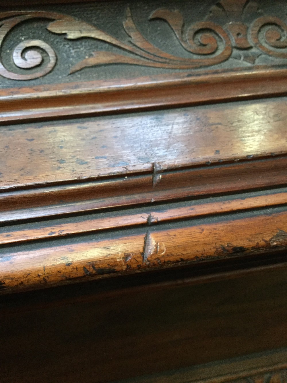 A 19th century walnut and marquetry table-top polyphon, the horizontal mechanism playing 40cm discs, - Image 4 of 22