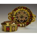 A Royal Crown Derby trinket box and cover, solid gold band 1128 pattern,