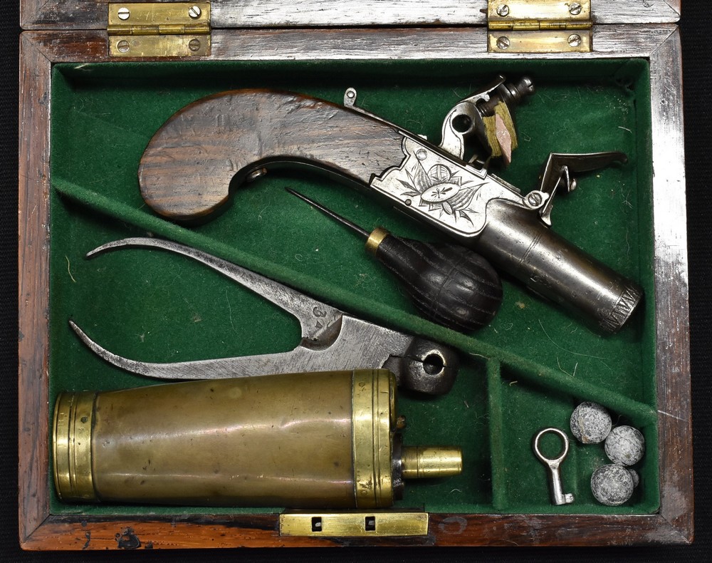 A George III flintlock pocket pistol, 4cm screw-off barrel,