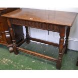 An early 20th century oak hall/centre table,