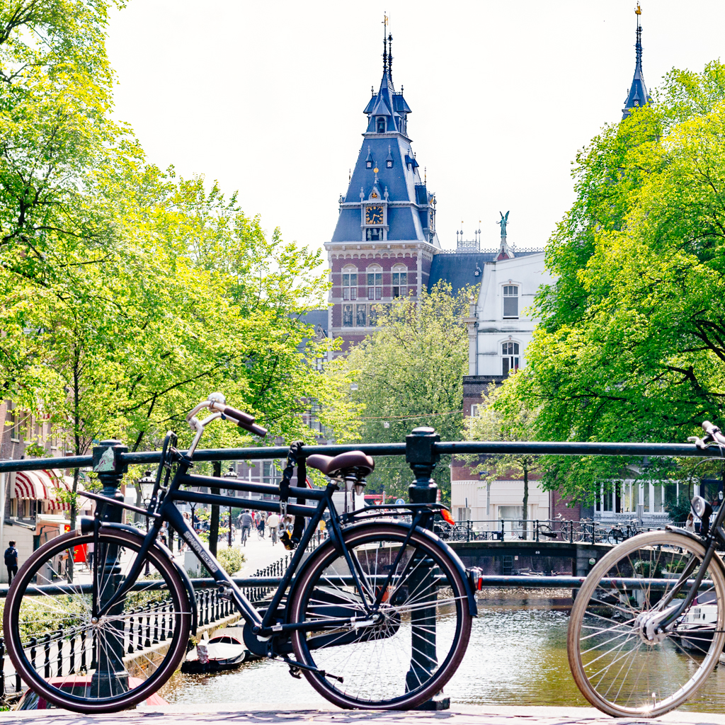 Explore Amsterdam! Enjoy a long weekend stay for 6 people including flights and accommodation, - Image 5 of 6