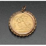 A Edward VII gold half sovereign 1907, 9ct gold rope twist mount. 5.