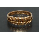 A Victorian 18ct gold corn wreath crest ring,