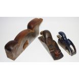 A Record no 0120 block plane; a Record no 076 bullnose plane; a 11/2" shoulder plane.