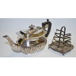 An Edwardian silver teapot hallmarked Richard Richardson,