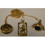 A 9ct gold mounted three panel swivel fob pendant necklace, plain oval bloodstone,