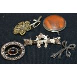 Brooches - a silver brooch, with horseshoe,