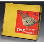 A Trix TTR Many-Ways Freight Depot station set, 3009, unchecked,