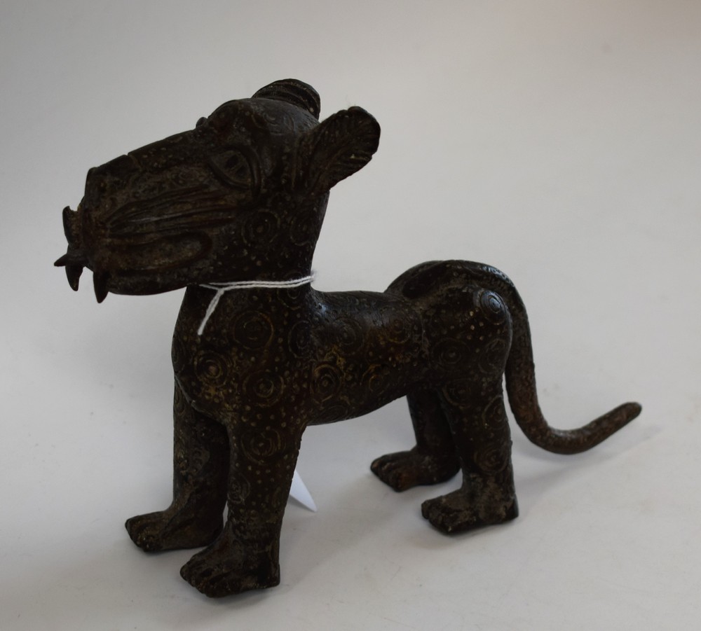 A Benin bronze, of a leopard, 21cm long,