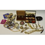 Fashion jewellery - brooches, beads; etc.