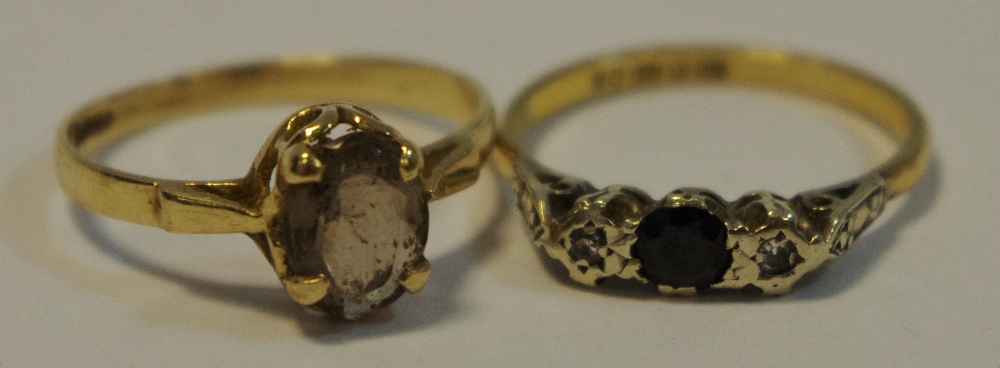 A 9ct gold trilogy ring,