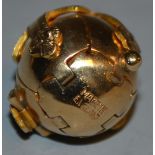 A 9ct gold Masonic ball/cross 7.
